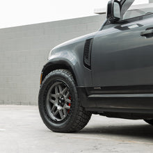 Load image into Gallery viewer, New Defender Mantra 20” Seamak Gray/Gloss Black