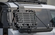Load image into Gallery viewer, New Defender Plumb side gear carrier box
