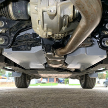 Load image into Gallery viewer, New Defender Long Range Fuel Tank