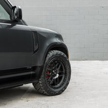 Load image into Gallery viewer, New Defender Mantra 20” Seamak Gloss Black