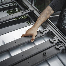 Load image into Gallery viewer, New Defender Plumb Slimline Adjustable Slimline Roof Rack
