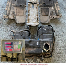 Load image into Gallery viewer, New Defender Long Range Fuel Tank