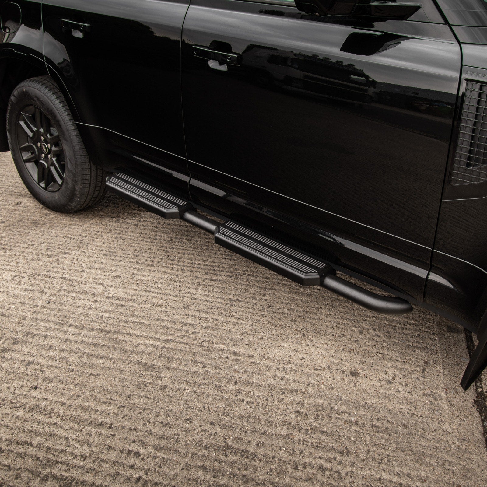 New Defender Side Steps New Defender Mods