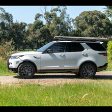 Load image into Gallery viewer, Land Rover Discovery 5 Rhino Front Winch Bar + Lightbar
