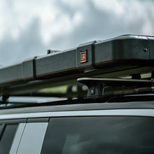 Load image into Gallery viewer, New Defender Rugged Rooftop Tent
