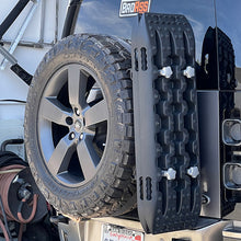 Load image into Gallery viewer, New Defender Rear Tire Side Mounting Platform
